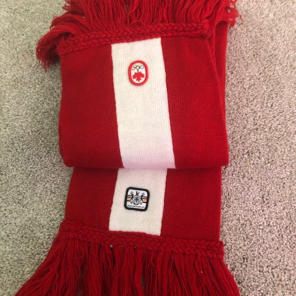 2/$30!!!Team Canada 🇨🇦 official scarf Hudson bays collection - Picture 2 of 2